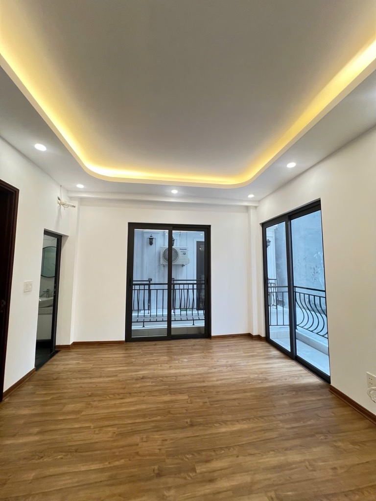 BÁN NHÀ RIÊNG TẠI PHƯỜNG  XUÂN ĐỈNH -GẦN Ô TÔ TRÁNH- CHỈ VIỆC XÁCH VALY VỀ Ở.
